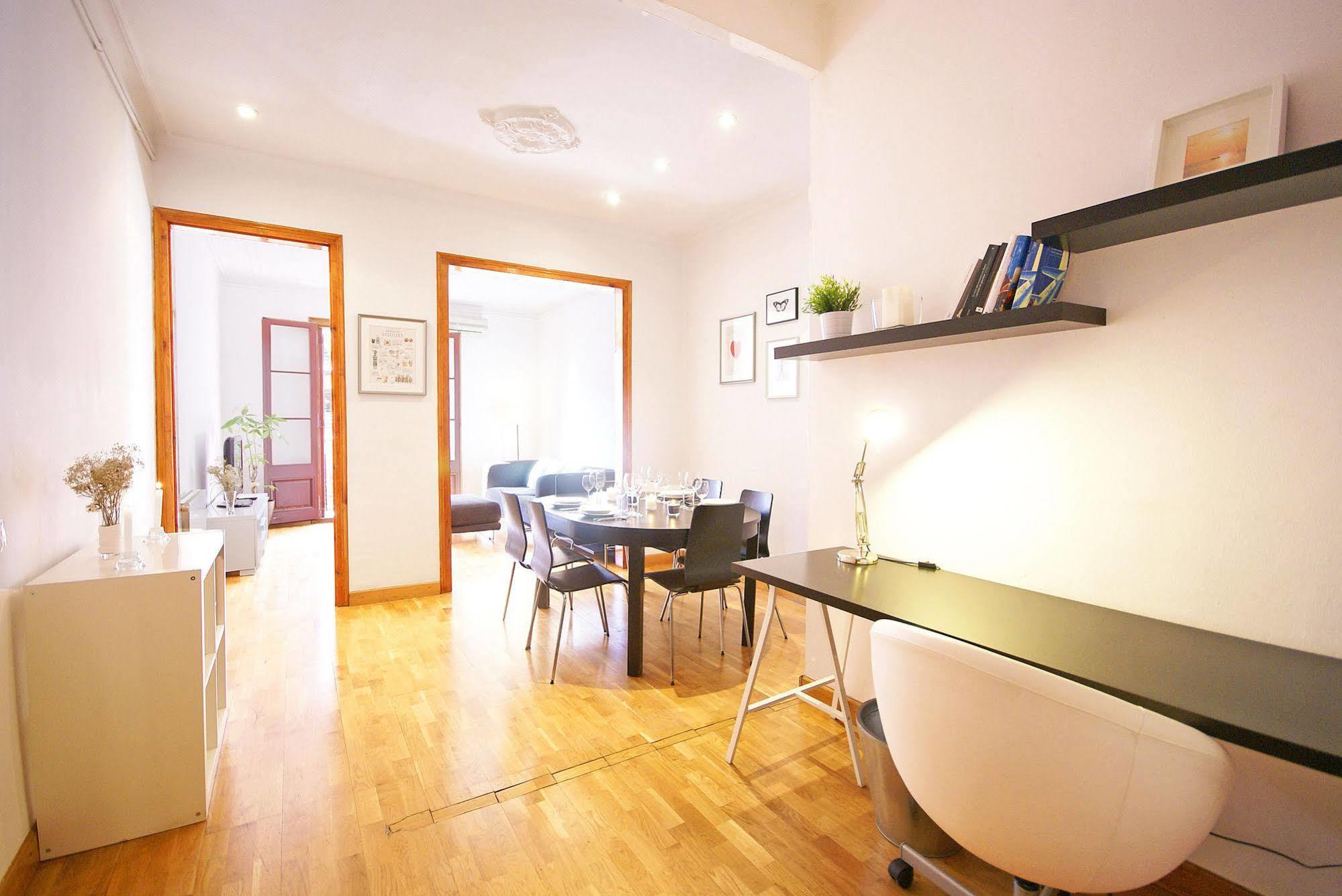 Flateli Aribau Apartment Barcelona Exterior photo