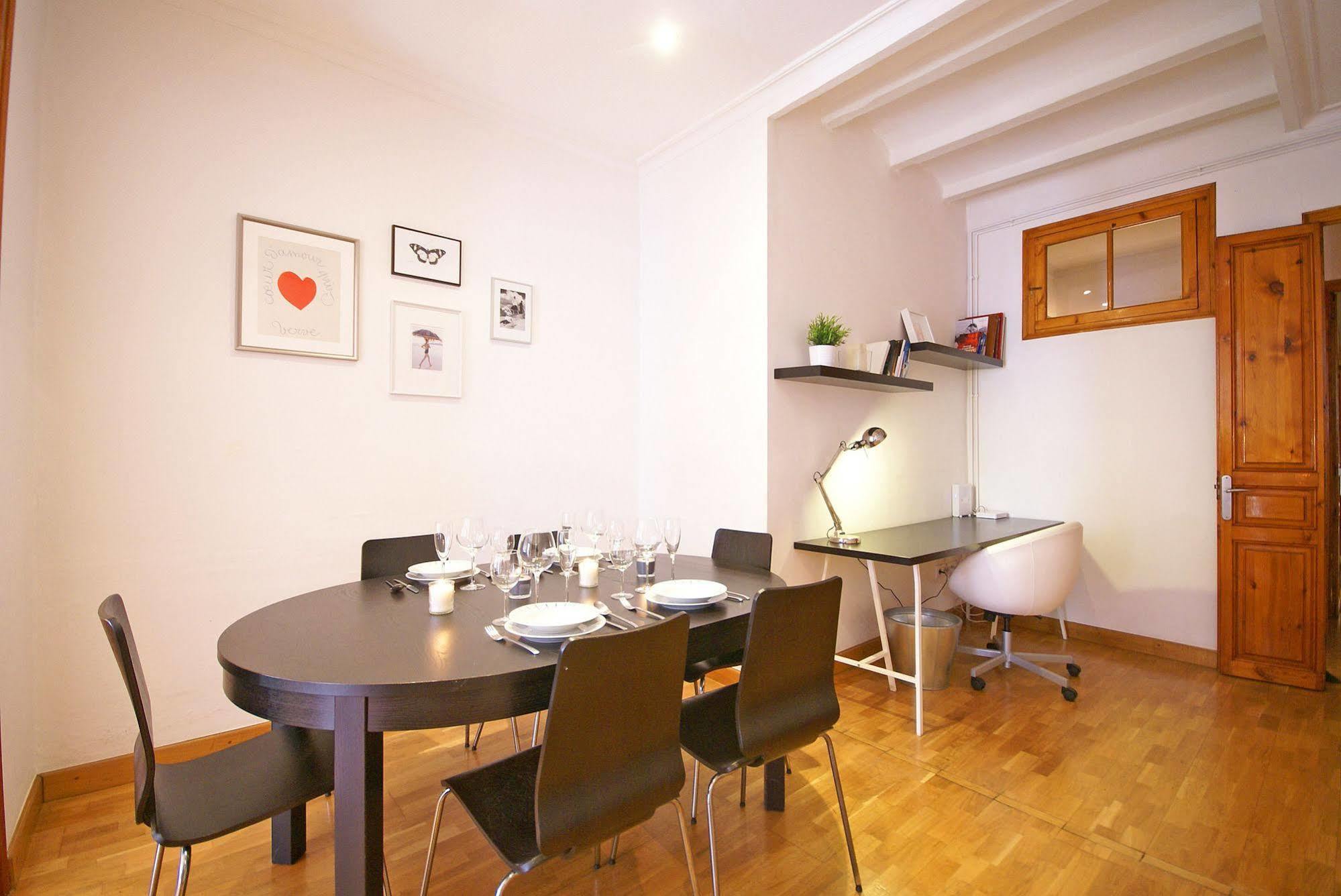 Flateli Aribau Apartment Barcelona Exterior photo