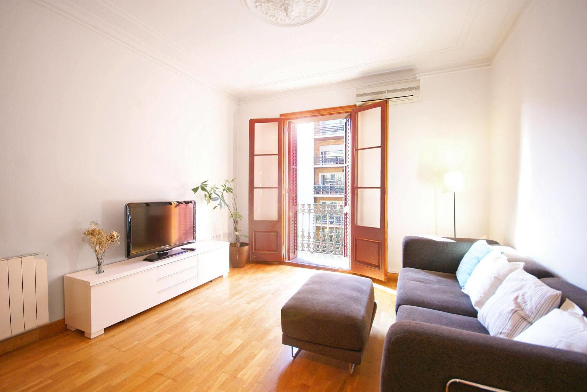 Flateli Aribau Apartment Barcelona Exterior photo