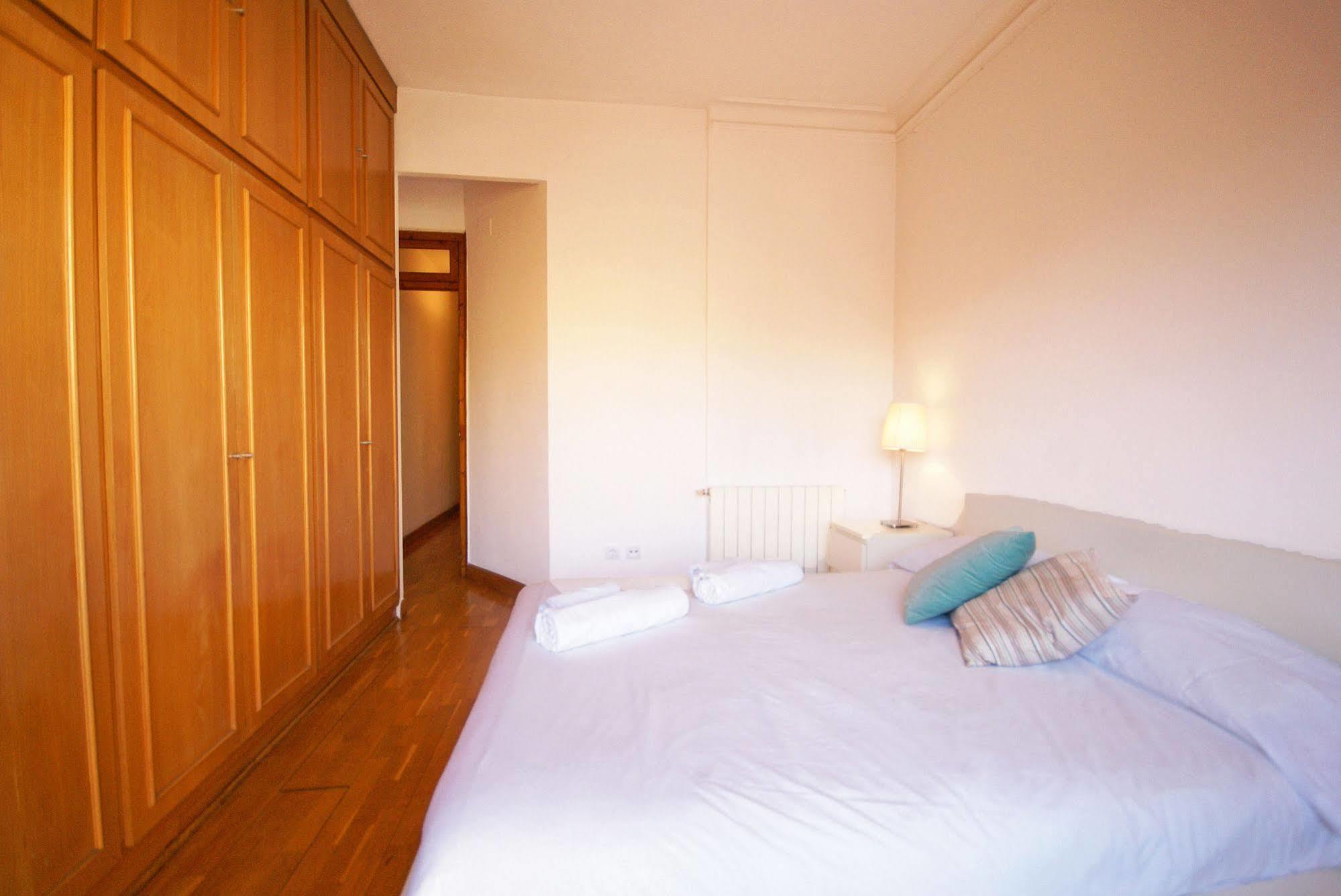 Flateli Aribau Apartment Barcelona Exterior photo
